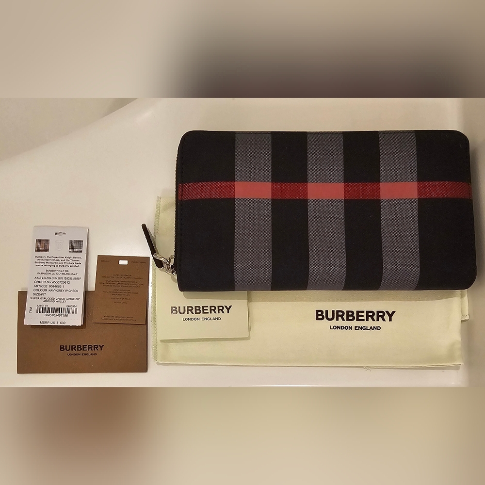 Burberry Zippy Wallet With Classic Black and Red Nova Check Design